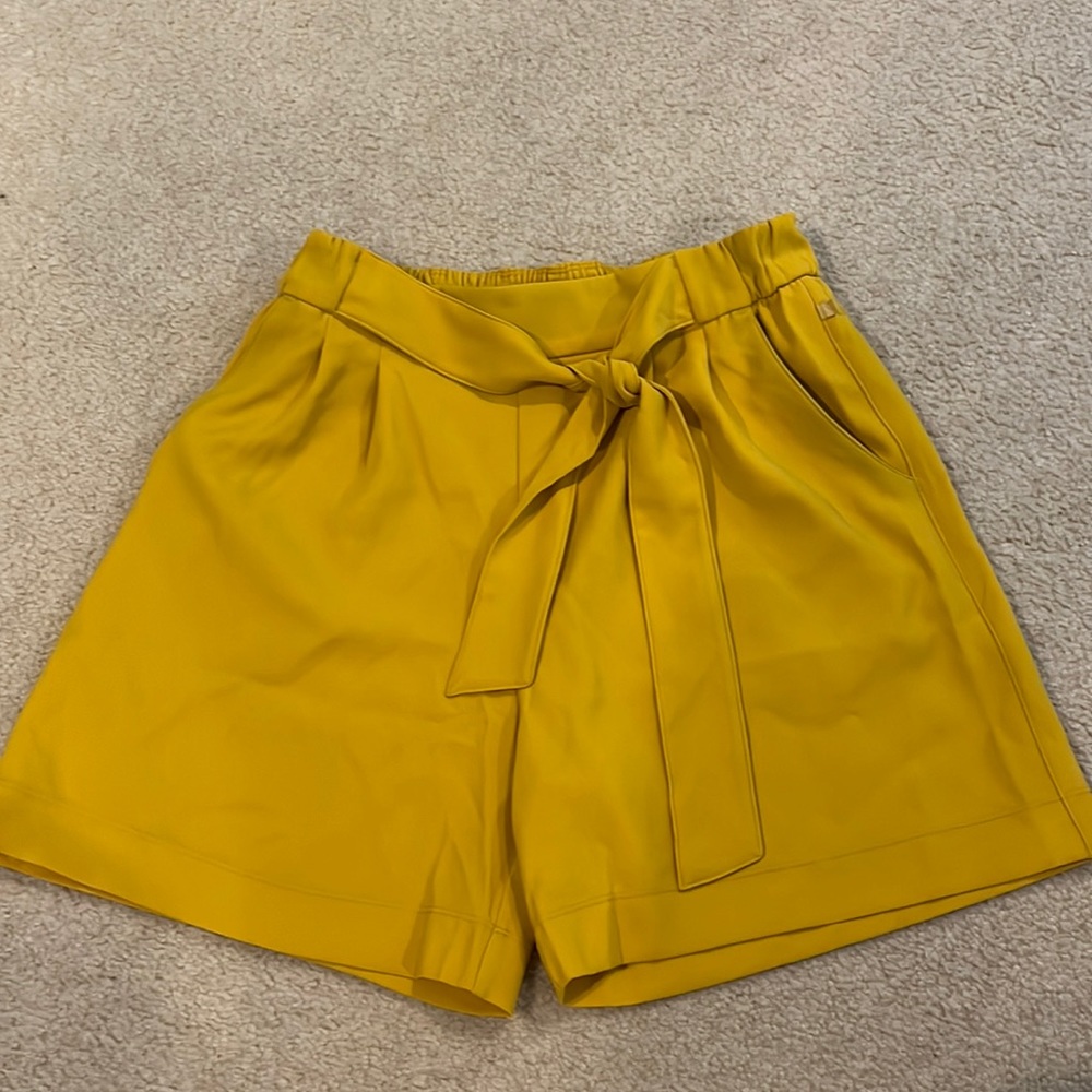 Lululemon belted short